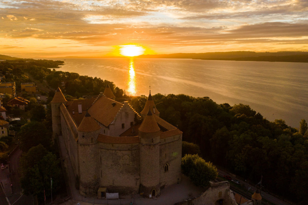 vue-exterieure-chateau-grandson-02 Vue extérieure du château de grandson