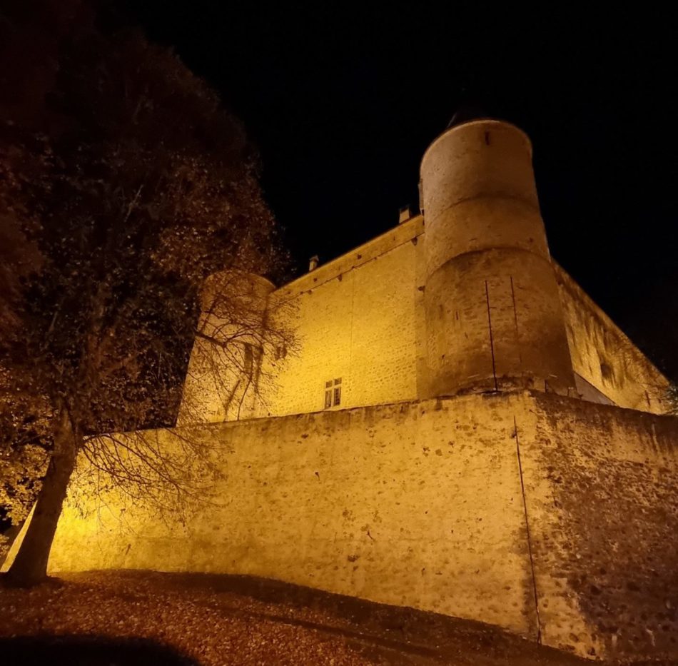 Le château de Grandson de nuit