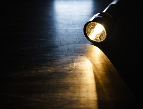 Lampe de poche dans le château de Grandson